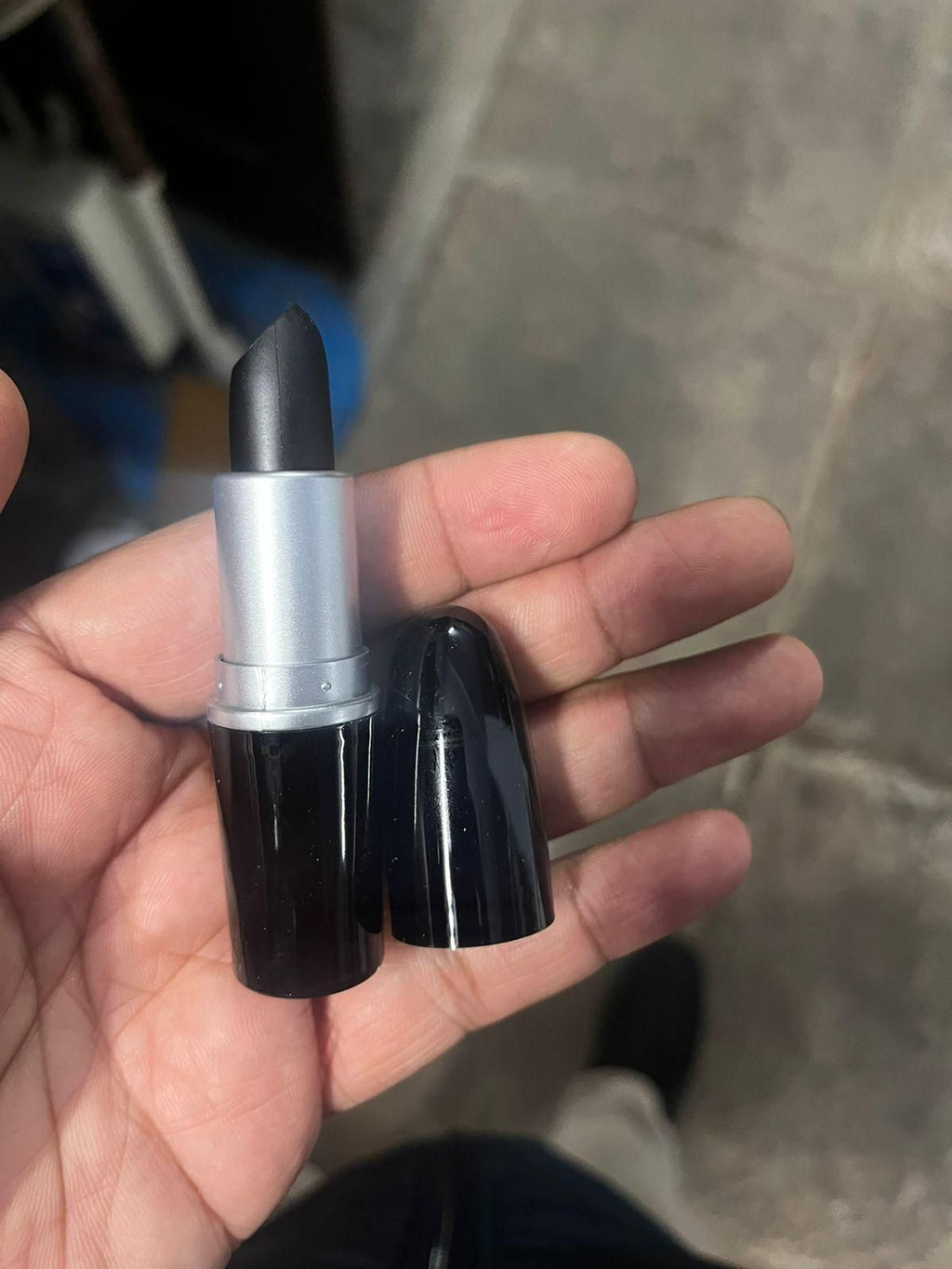 Lipstick Shape Hair Color Dyeing Pen (Black) 3.5 gm